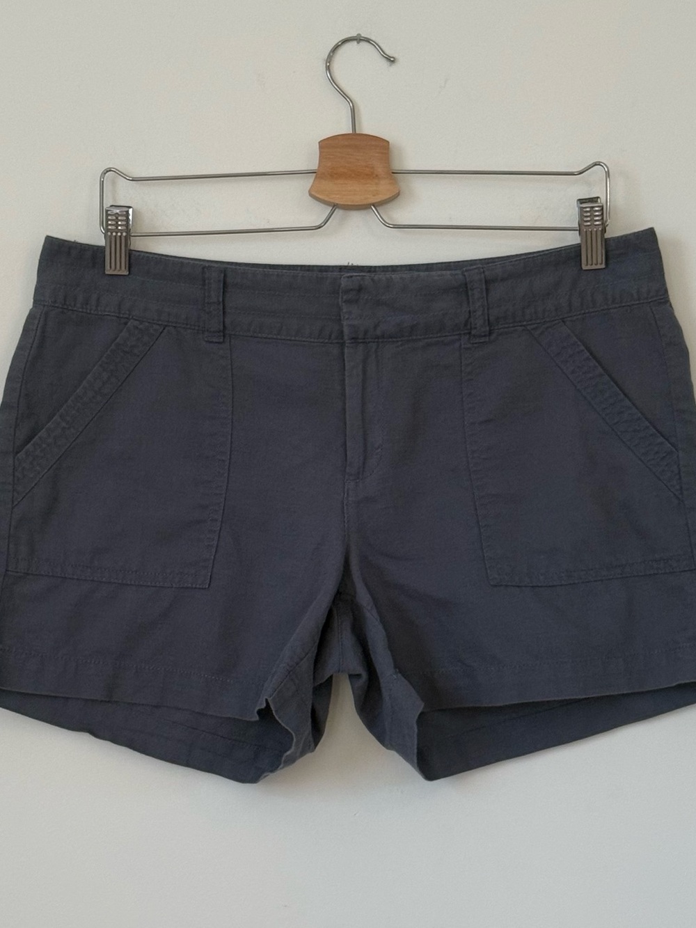 Banana Republic Grey Utility Chino Shorts Size 8 Washed Charcoal Twill